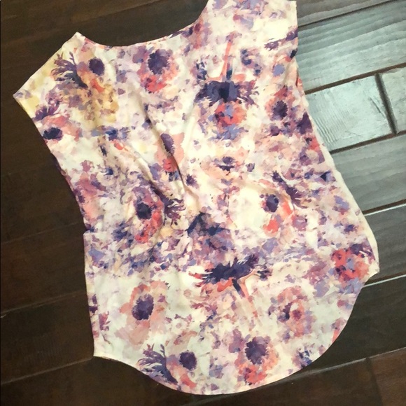 Short sleeve floral top - Picture 3 of 5